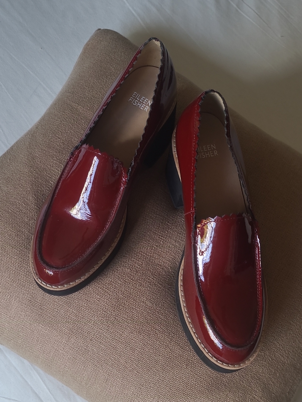 Eileen Fisher Burgundy Patent Leather Harria Loafers. Sz. 8.5 M. NWT.